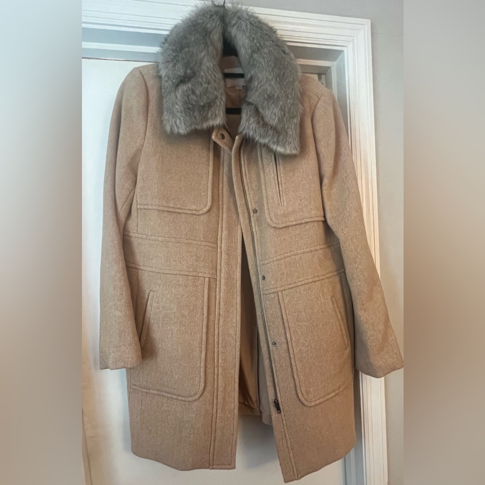 EUC LOFT Tailored Wool Coat – Removable Fur Collar, Elegant & Warm